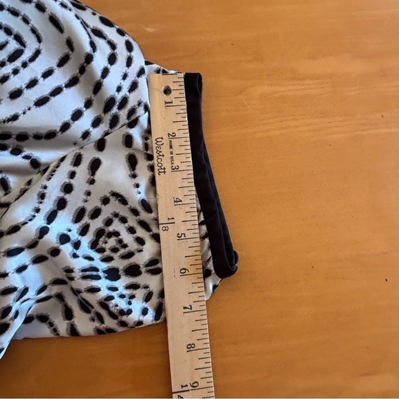 BCBGMaxAzria M black red white, mini relaxed fit shift short sleeve dress - Picture 12 of 12